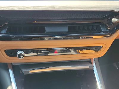 2026 BMW 3 Series — photo 30 view