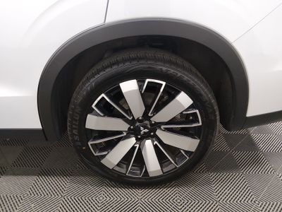 2025 Mitsubishi Outlander - Photo 10