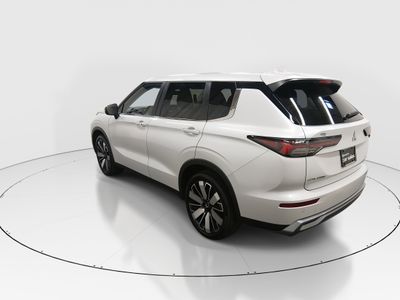 2025 Mitsubishi Outlander - Photo 5