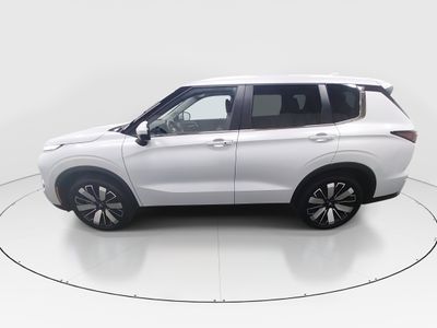 2025 Mitsubishi Outlander - Photo 4