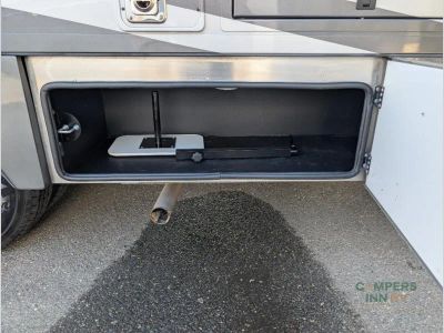 2025 Renegade Renegade — photo 16 view