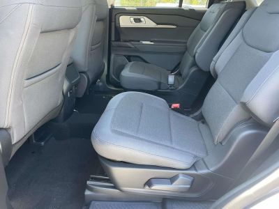 2026 Ford Explorer — photo 8 view