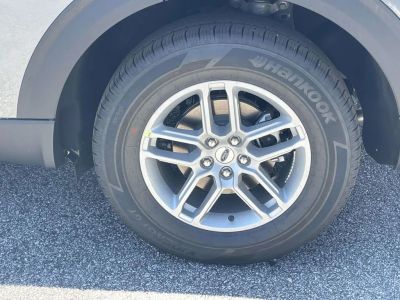 2026 Ford Explorer — photo 7 view