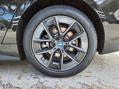 2023 BMW i4 — photo 15 view