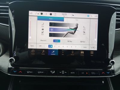 2024 Jeep Wagoneer — photo 19 view