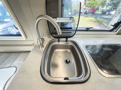 2020 Winnebago TRAVATO - Photo 9