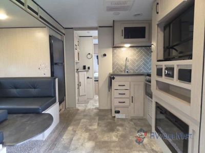 2022 Coachmen RV Apex Ultra-Lite — photo 19 view