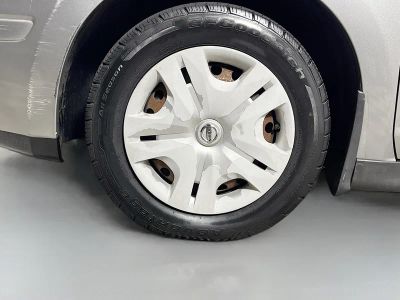 2012 Nissan Versa — photo 11 view