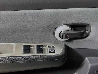 2012 Nissan Versa — photo 13 view
