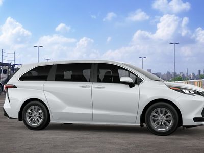 2026 Toyota Sienna - Photo 13