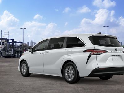 2026 Toyota Sienna - Photo 6