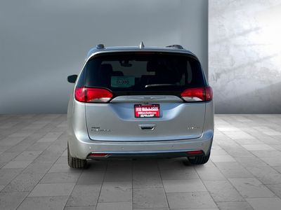 2019 Chrysler Pacifica - Photo 5
