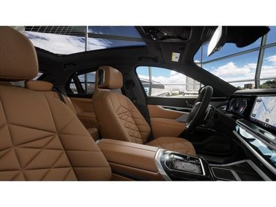 2026 BMW 7 Series — photo 9 view