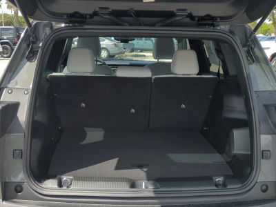 2026 Jeep Cherokee — photo 13 view