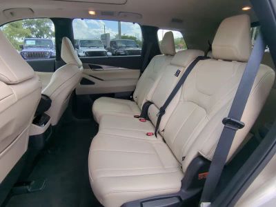 2025 INFINITI QX60 — photo 16 view