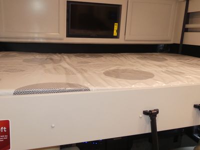 2026 Fleetwood Bounder - Photo 15
