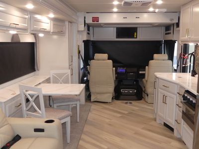 2026 Fleetwood Bounder - Photo 6