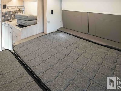 2024 Leisure Travel Vans Wonder - Photo 25