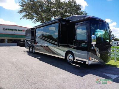 2014 Itasca Ellipse — front three-quarter view