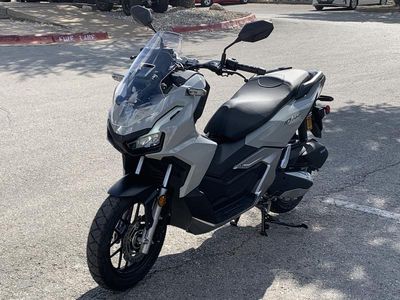 2026 Honda ADV160 - Photo 2