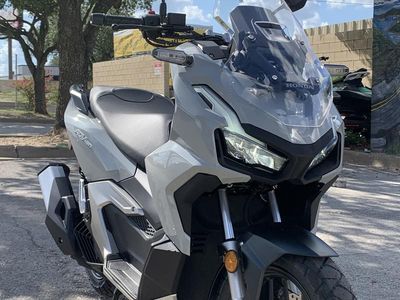 2026 Honda ADV160 - Photo 9