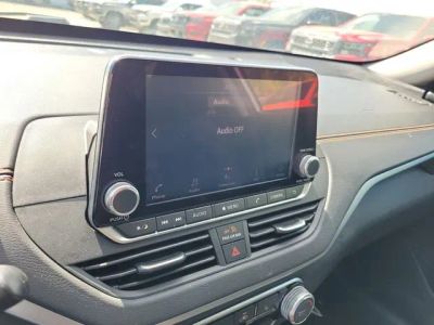 2019 Nissan Altima — photo 18 view