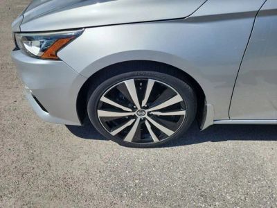 2019 Nissan Altima — detail view