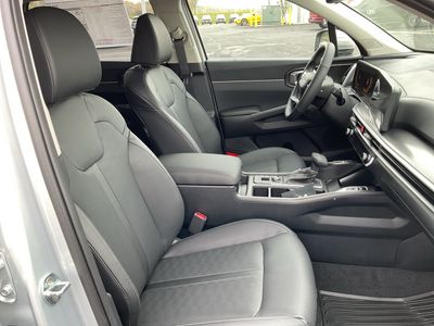 2026 Kia Sorento — photo 8 view
