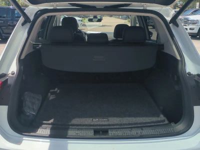 2022 Volkswagen Tiguan — photo 13 view