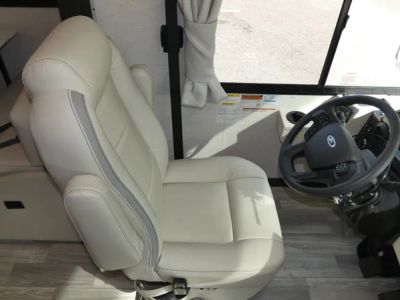 2026 Thor Motor Coach Luminate - Photo 8