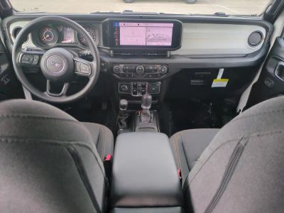 2026 Jeep Wrangler — photo 17 view