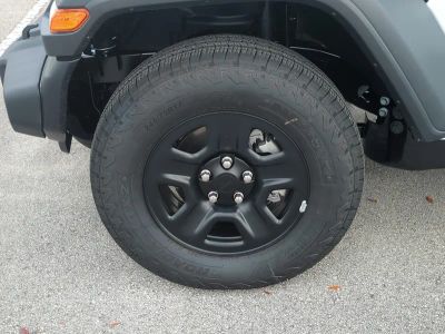 2026 Jeep Wrangler — photo 11 view