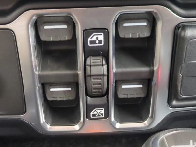 2026 Jeep Wrangler — photo 25 view