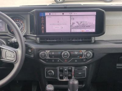 2026 Jeep Wrangler — photo 20 view