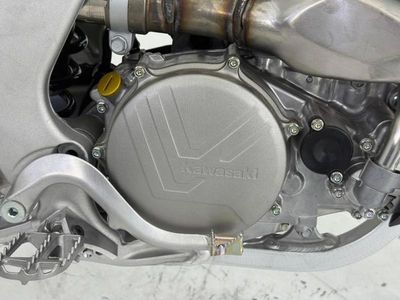 2026 Kawasaki KX450 - Photo 10