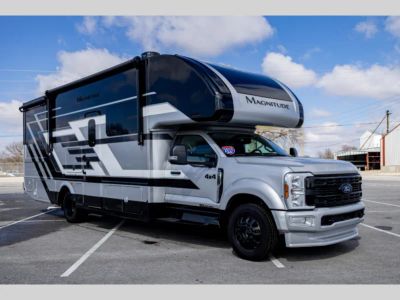 2026 Thor Motor Coach Magnitude GRAND - Photo 1