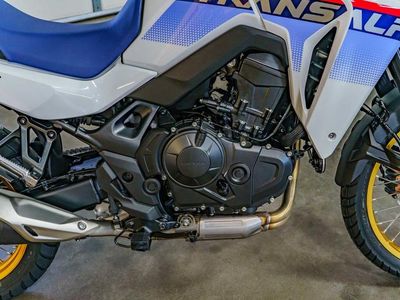 2025 Honda Transalp - Photo 11
