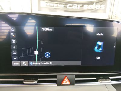 2024 Hyundai Elantra — photo 17 view