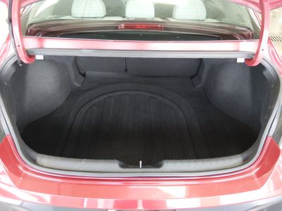2024 Hyundai Elantra — photo 11 view