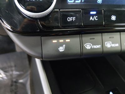 2024 Hyundai Elantra — photo 18 view