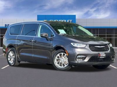 2023 Chrysler Pacifica — side profile view