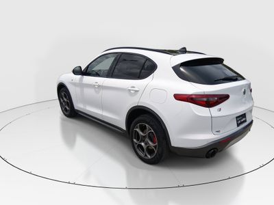 2022 Alfa Romeo Stelvio - Photo 5