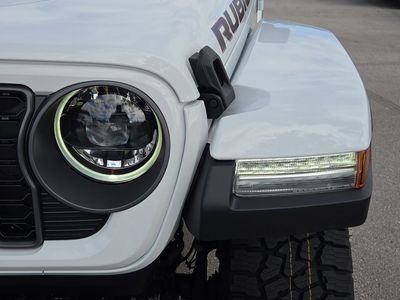 2026 Jeep Gladiator — photo 11 view