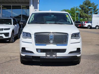 2022 Lincoln Navigator — detail view