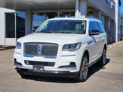 2022 Lincoln Navigator — interior view