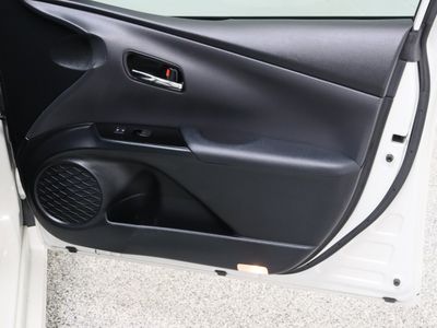 2020 Toyota Prius Prime FWD — photo 37 view