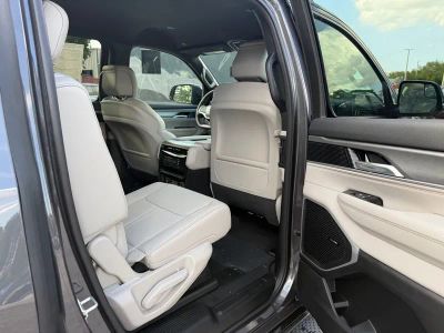 2026 Jeep Grand Wagoneer — photo 33 view