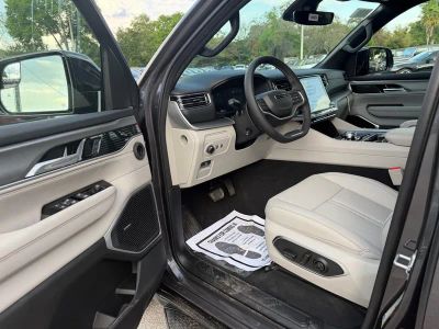 2026 Jeep Grand Wagoneer — photo 16 view