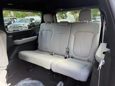 2026 Jeep Grand Wagoneer — photo 31 view