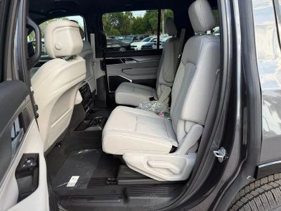 2026 Jeep Grand Wagoneer — photo 30 view